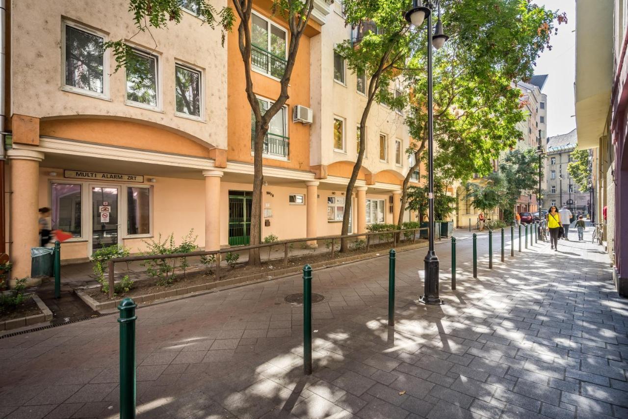 Beautiful Three Bedrooms Apartment With Free Parking Close To The Danube Coast 부다페스트 외부 사진
