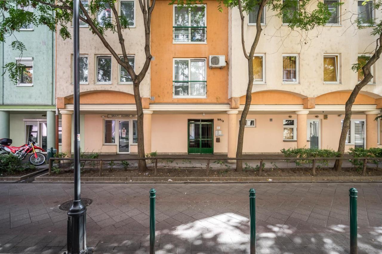Beautiful Three Bedrooms Apartment With Free Parking Close To The Danube Coast 부다페스트 외부 사진