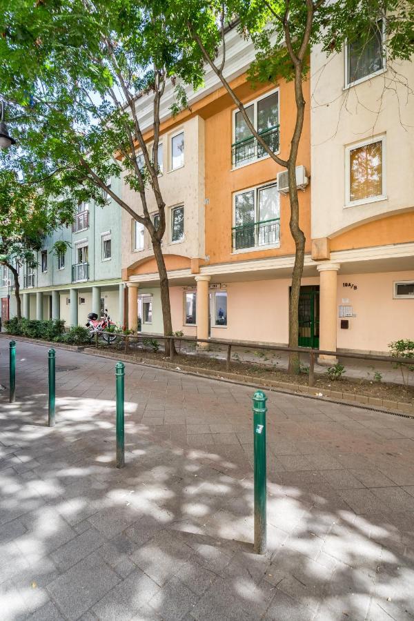 Beautiful Three Bedrooms Apartment With Free Parking Close To The Danube Coast 부다페스트 외부 사진