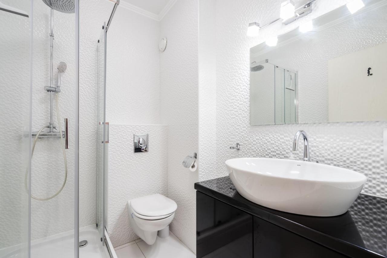 Beautiful Three Bedrooms Apartment With Free Parking Close To The Danube Coast 부다페스트 외부 사진