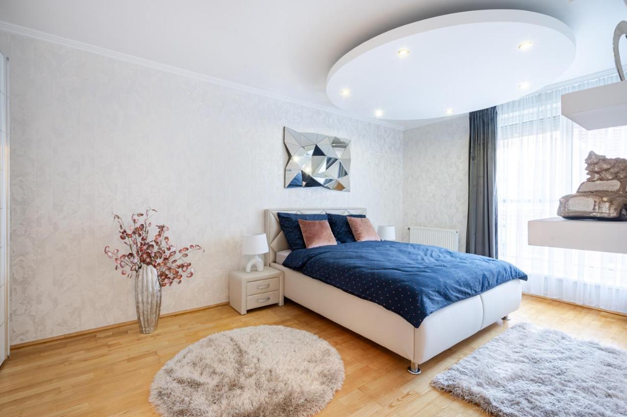 Beautiful Three Bedrooms Apartment With Free Parking Close To The Danube Coast 부다페스트 외부 사진