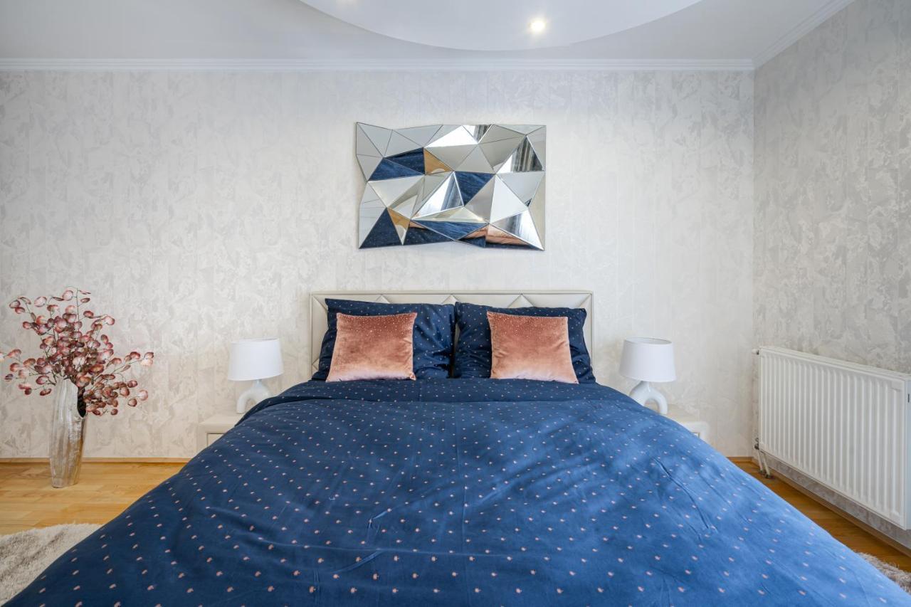 Beautiful Three Bedrooms Apartment With Free Parking Close To The Danube Coast 부다페스트 외부 사진