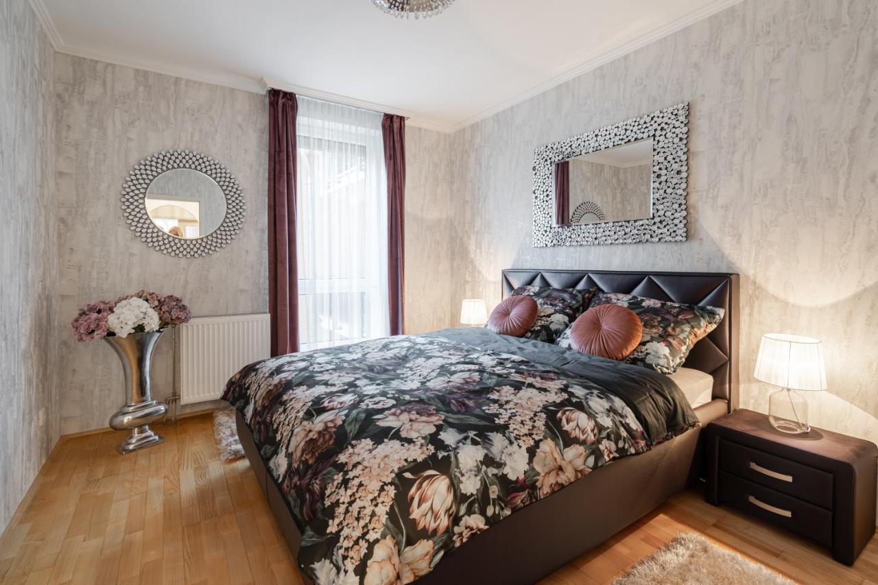Beautiful Three Bedrooms Apartment With Free Parking Close To The Danube Coast 부다페스트 외부 사진
