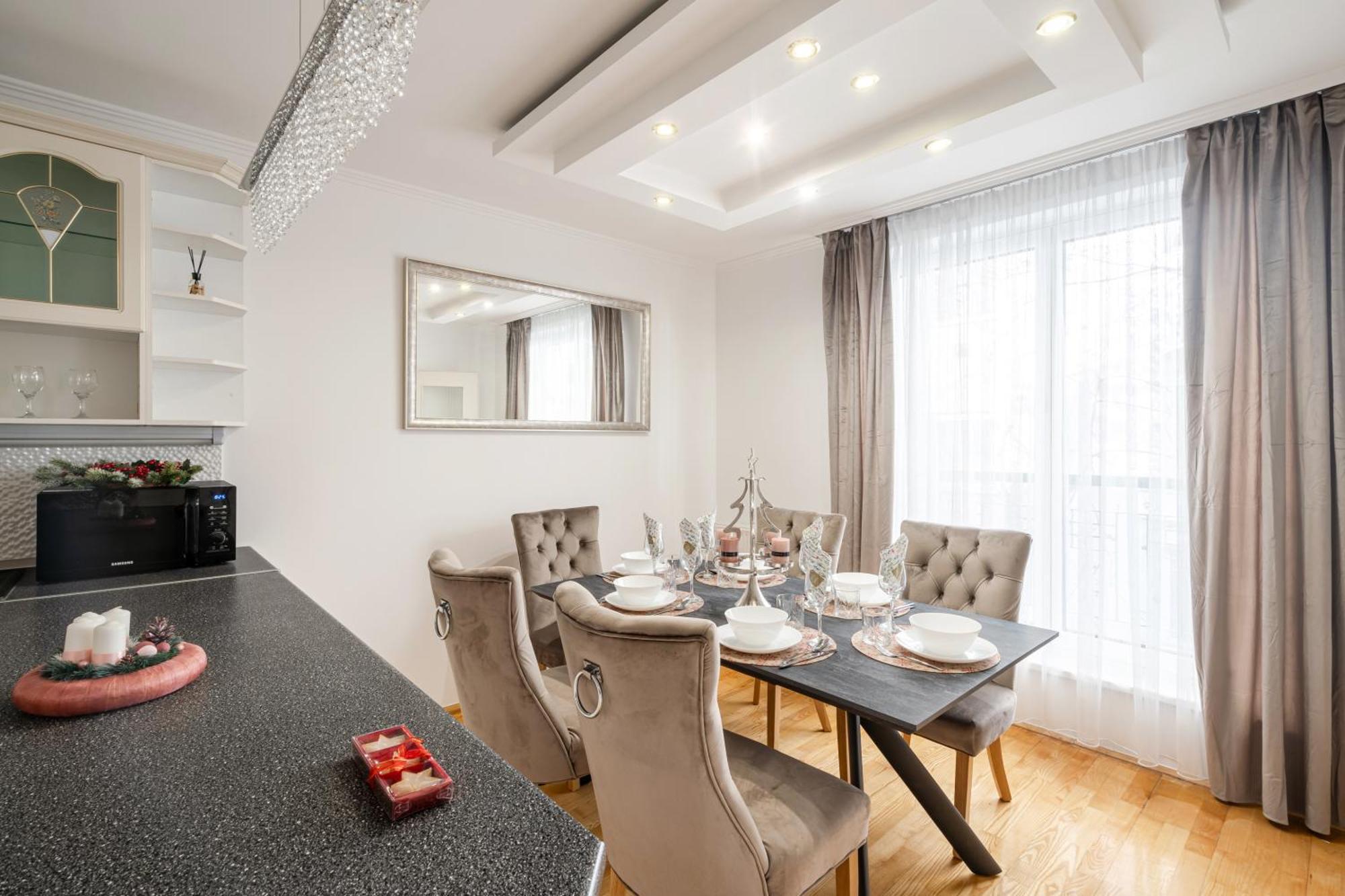 Beautiful Three Bedrooms Apartment With Free Parking Close To The Danube Coast 부다페스트 외부 사진