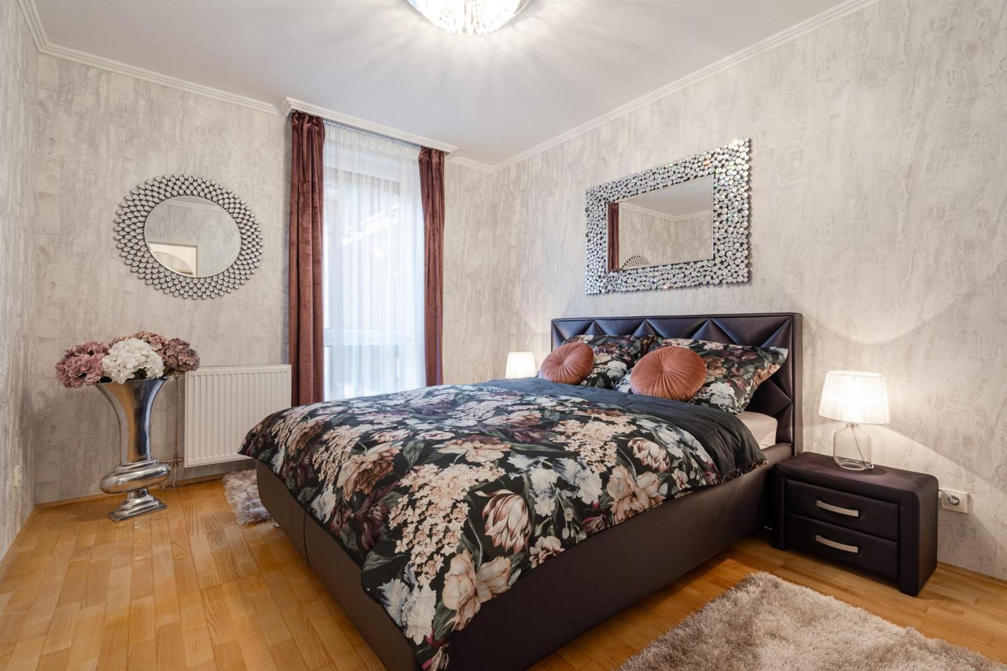 Beautiful Three Bedrooms Apartment With Free Parking Close To The Danube Coast 부다페스트 외부 사진