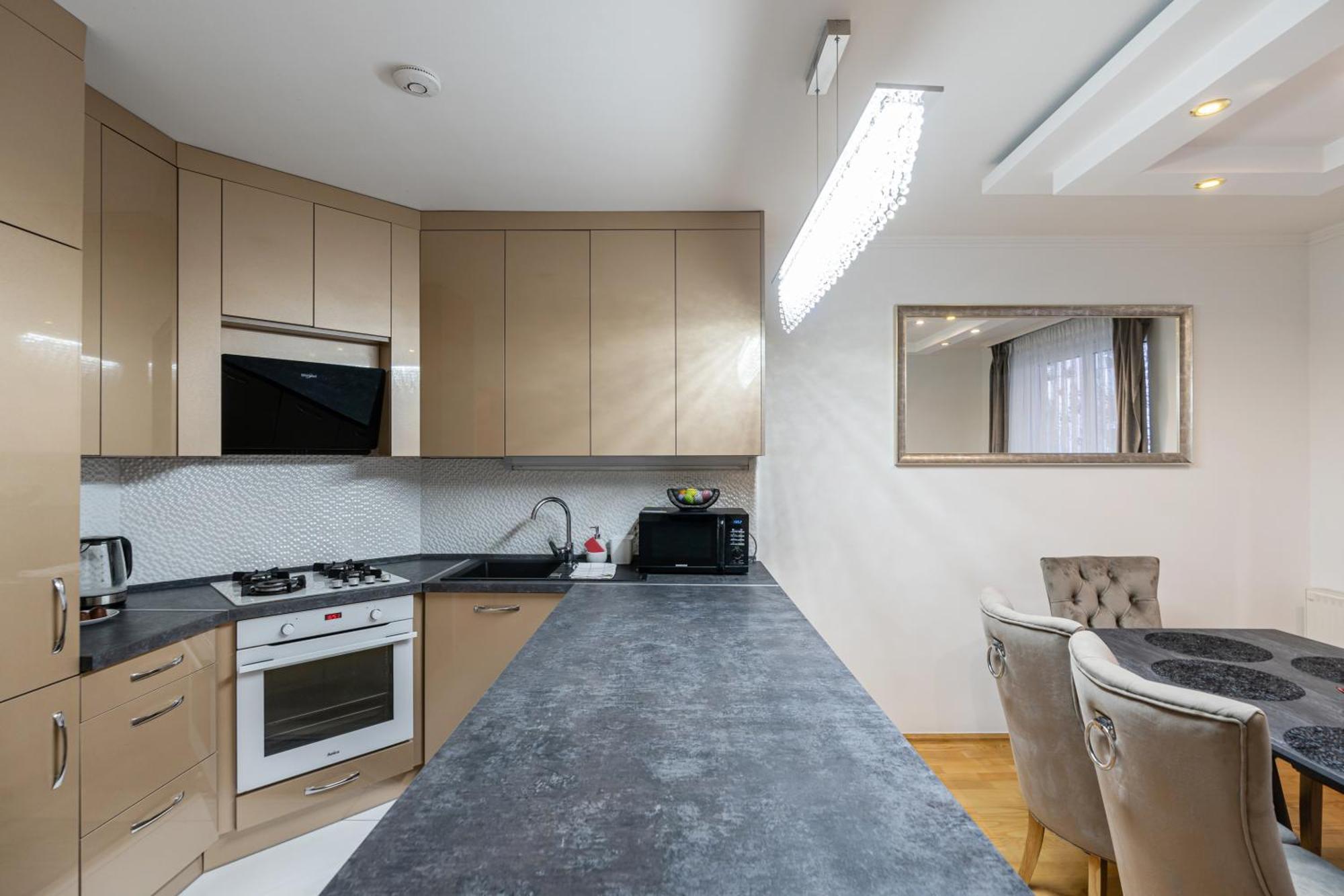 Beautiful Three Bedrooms Apartment With Free Parking Close To The Danube Coast 부다페스트 외부 사진