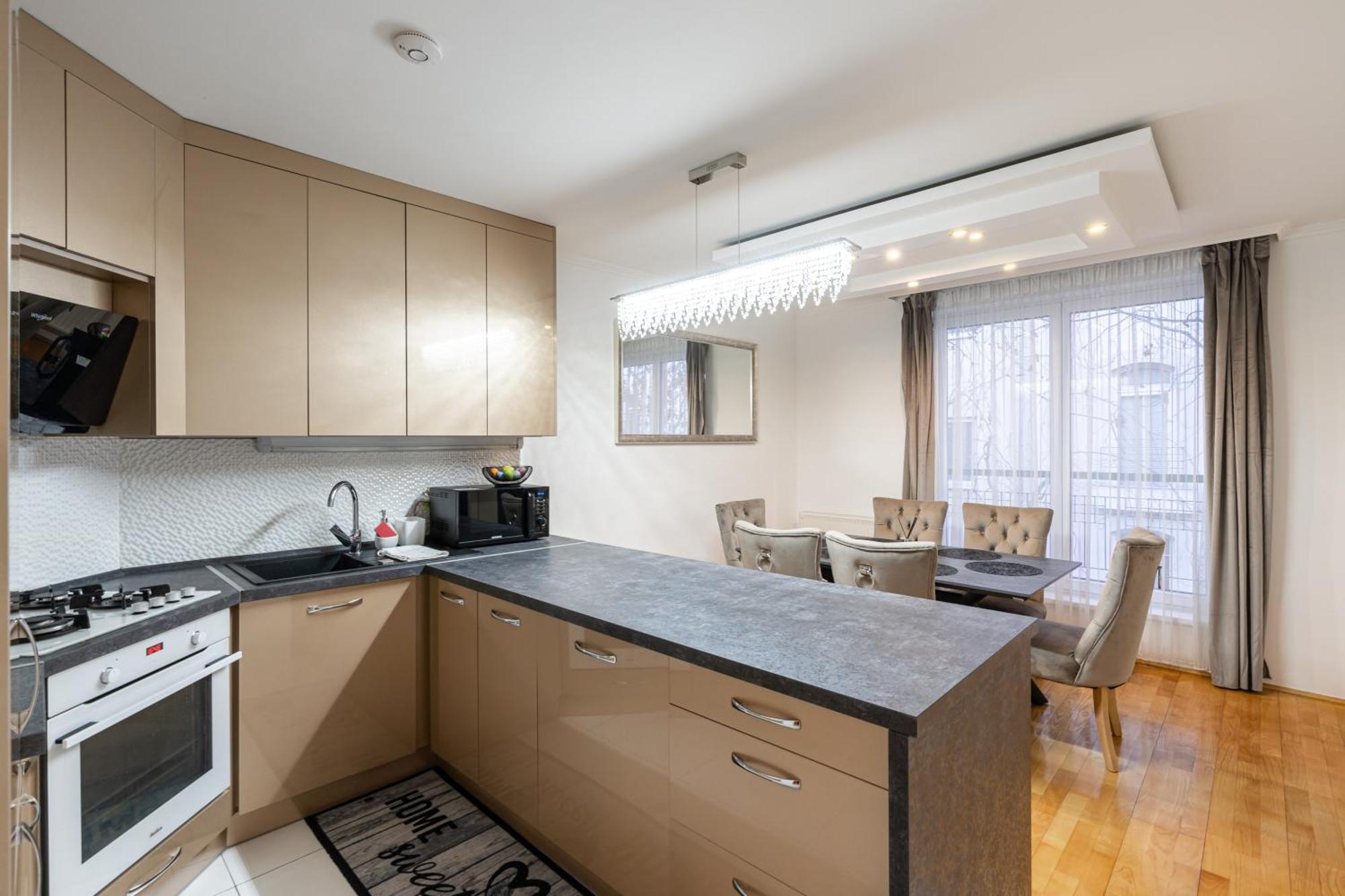 Beautiful Three Bedrooms Apartment With Free Parking Close To The Danube Coast 부다페스트 외부 사진